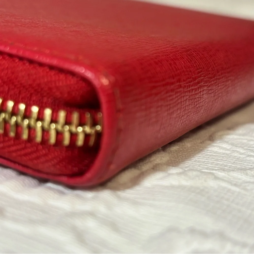 Furla Red Zip-Around Leather Wallet with Gold Logo - Picture 3 of 11